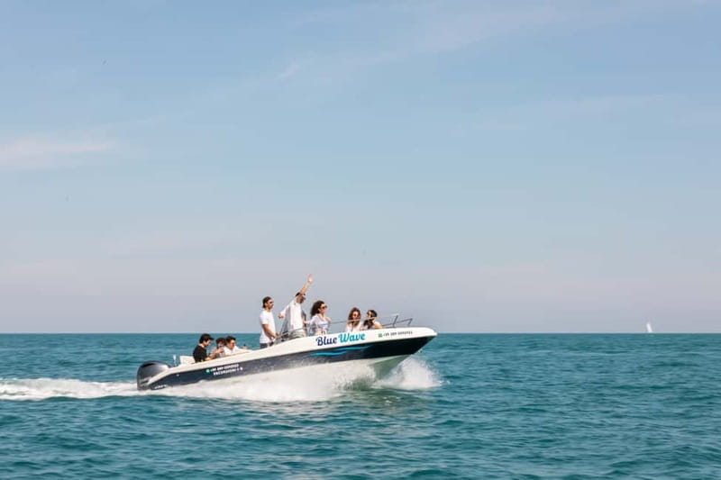 Polignano a Mare: Boat Tour with Prosecco and Snacks - Lama Monachile and the first coastal views
