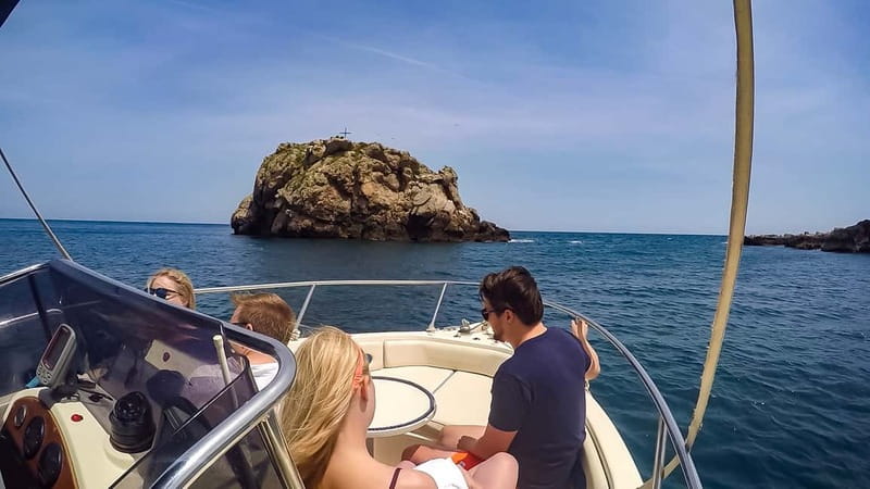 Polignano: Coastline Tour With Prosecco And Taralli & Swim - Why seeing Polignano from the water matters