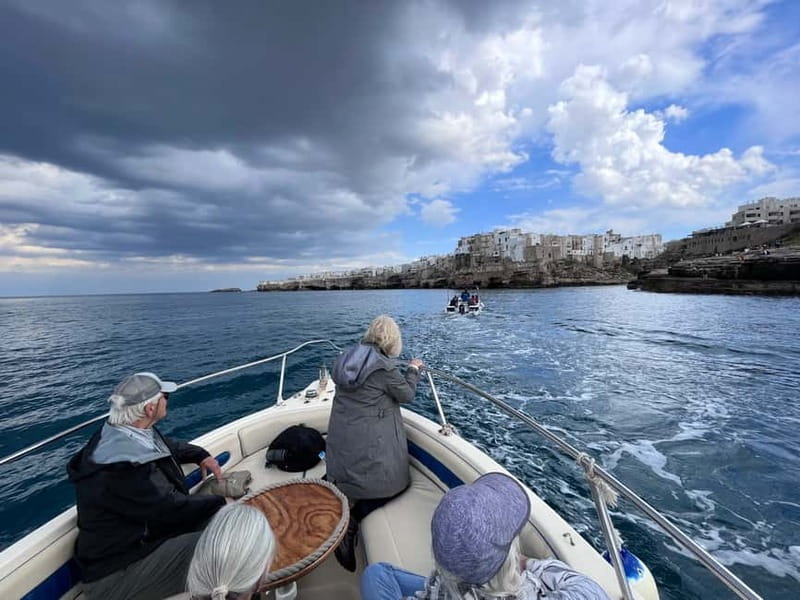 Polignano: Coastline Tour With Prosecco And Taralli & Swim - The boats: small, shaded, and built for swimming