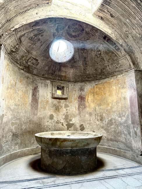 Pompeii: Archeological Tour & Wine Tasting at Mt. Vesuvius - What the archaeologist guide adds