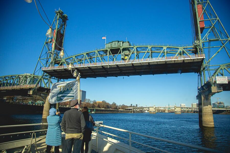 Portland: Happy Hour Sightseeing Cruise - The best time to choose this experience