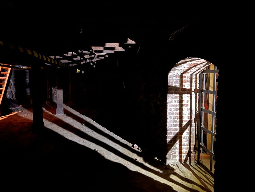 Portland: Underground Shanghai Tunnel Tour with Beer Tasting - Nina, ghosts, and the right amount of suspense