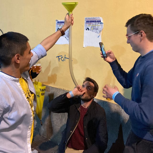 Porto: 4 Bar Pub Crawl, 7 Drinks, & Skip-the-Line Club Entry - Rua de Cândido dos Reis and the move toward the club