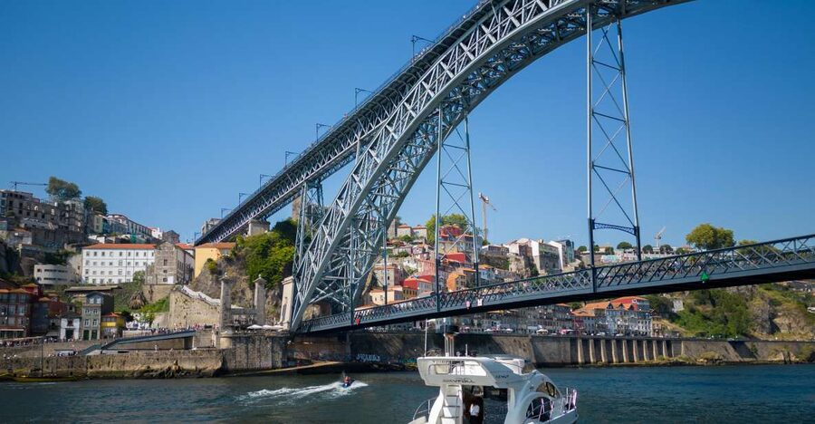 Porto: 6 Bridges Port Wine River Cruise with 4 Tastings - What this Porto cruise really offers