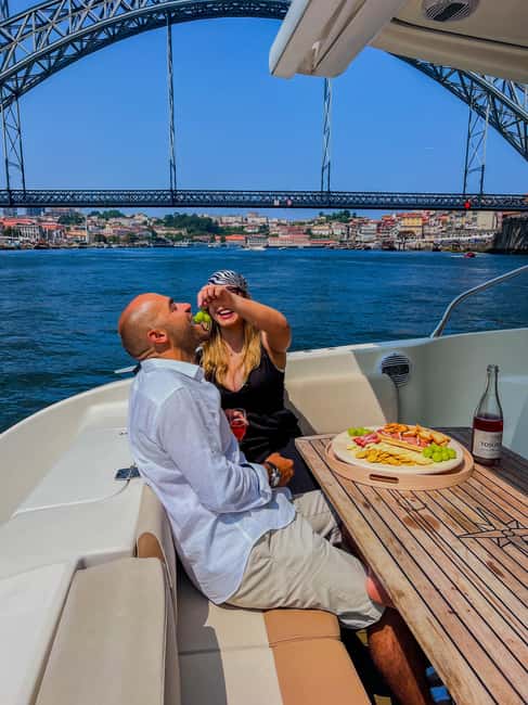 Porto: 6 Bridges Private Cruise with Local Wine and Snacks - The six bridges, from Freixo to Dom Luís