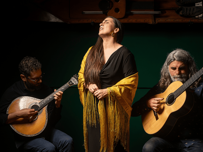Porto: Authentic Fado Concert With Port Wine & Views - Arriving at Cais de Gaia