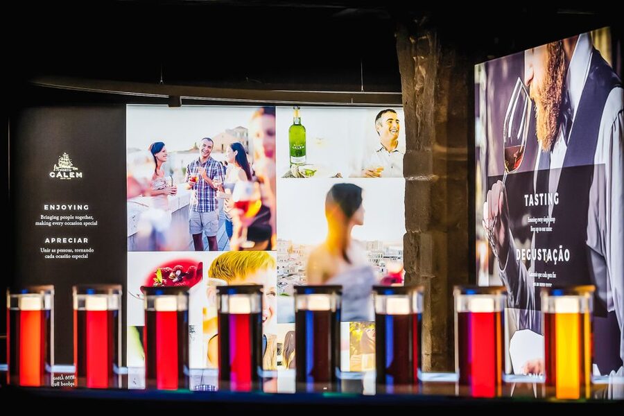 Porto: Cálem Cellar Tour, Fado Show & Wine Tasting - Inside Cálem’s Cellars in About 30 Minutes