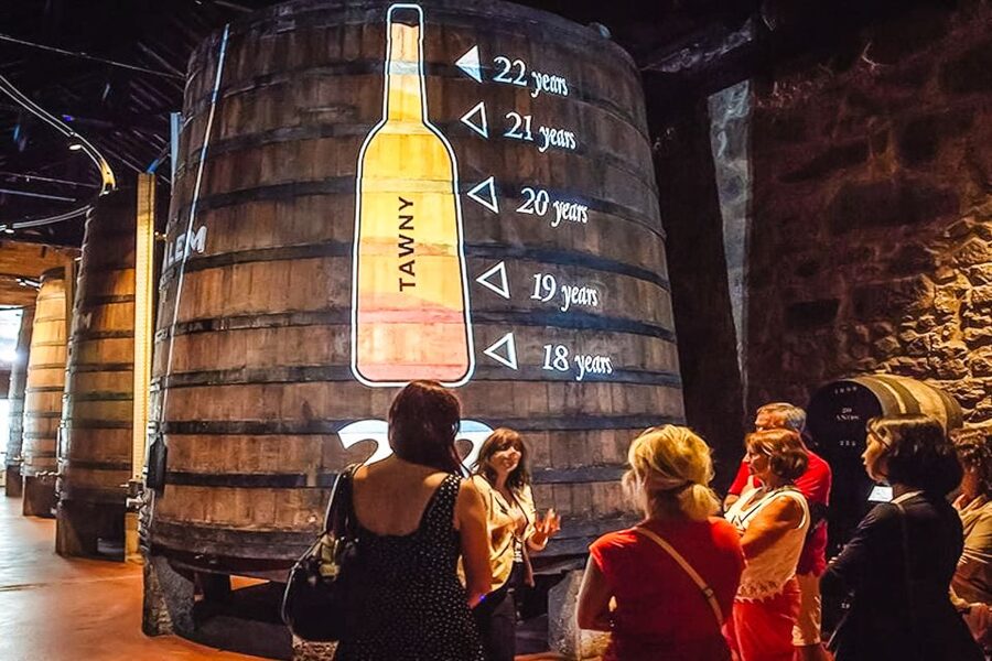 Porto: Cálem Cellar Tour, Fado Show & Wine Tasting - Timing, Access, and What to Plan