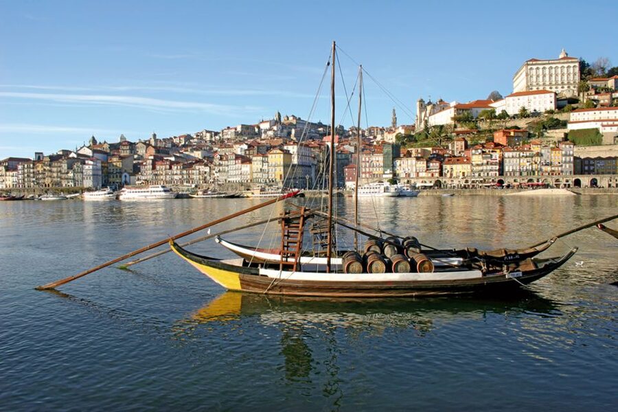 Porto: City Tour, 6 Bridges Cruise and Wine Tasting - Crossing to Vila Nova de Gaia for port wine