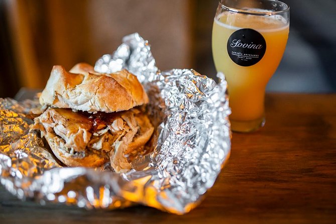 Porto Craft Beer Tour: 7 Beers + 3 Food Pairings in a Small Group - The walking and group experience