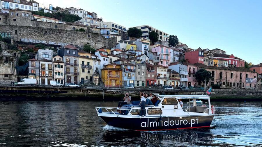 Porto: Douro Cruise, 6 Bridges & 4 Port Wines (Max 7) - The six bridges and the changing river views