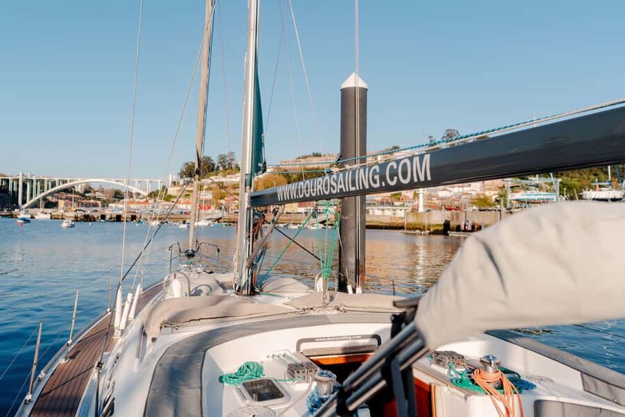 Porto: Douro River Boat Tour with Wine Tasting - Toward Foz do Douro and the river mouth