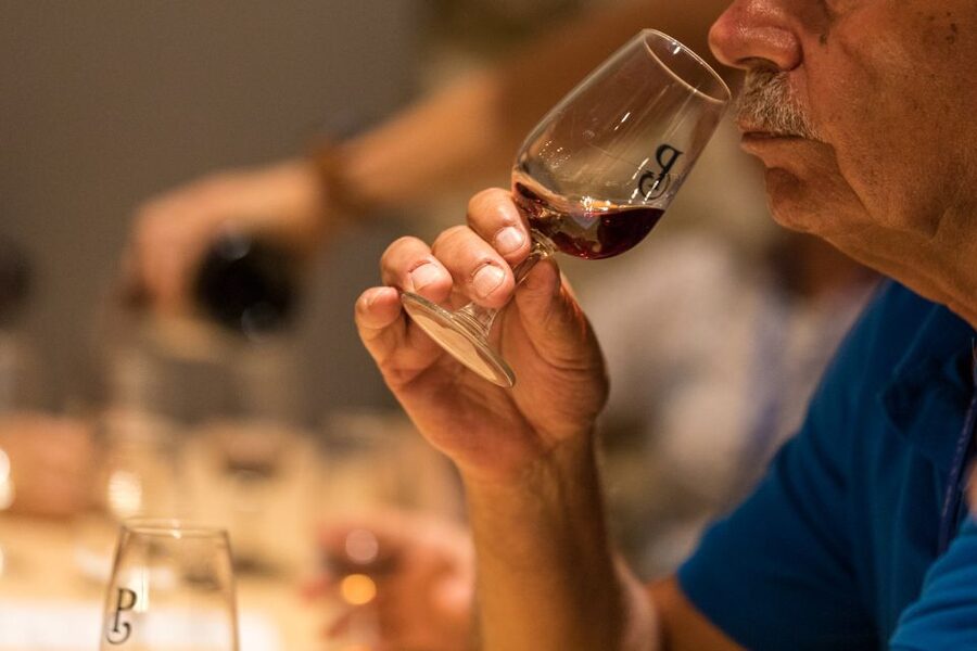 Porto: Guided Tour and Tasting of 3 Port Wines at Poças - Buying bottles at the Poças shop