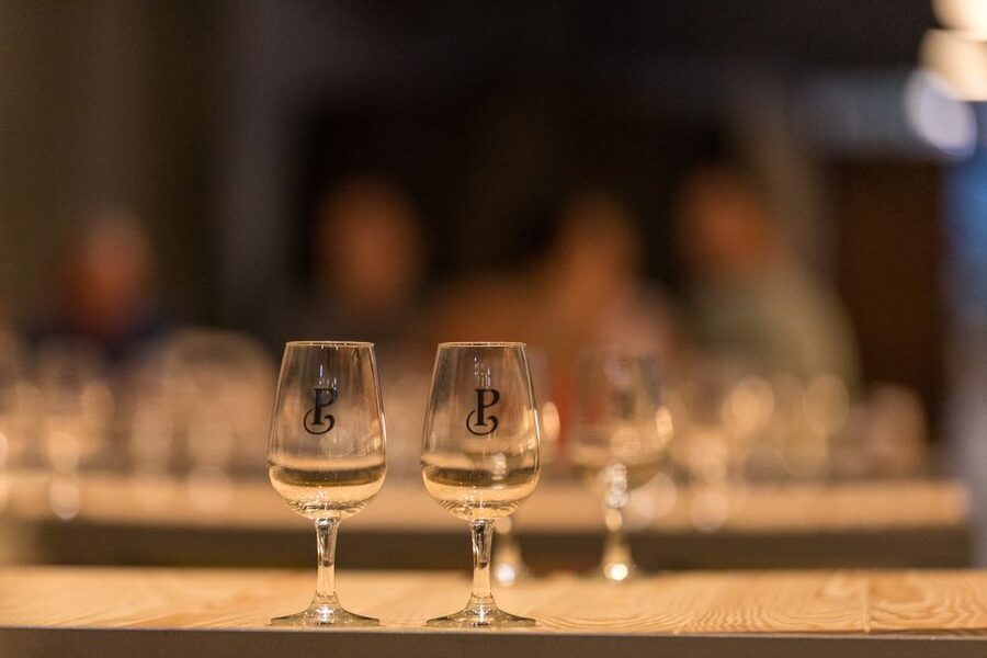 Porto: Guided Tour and Tasting of 3 Port Wines at Poças - Should you book Poças?