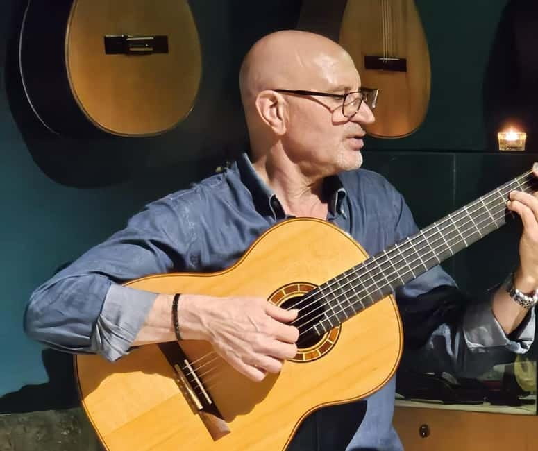 Porto: Intimate Fado Show & Port Wine in Trindade Noble Hall - Entering Porto’s Trindade Noble Hall