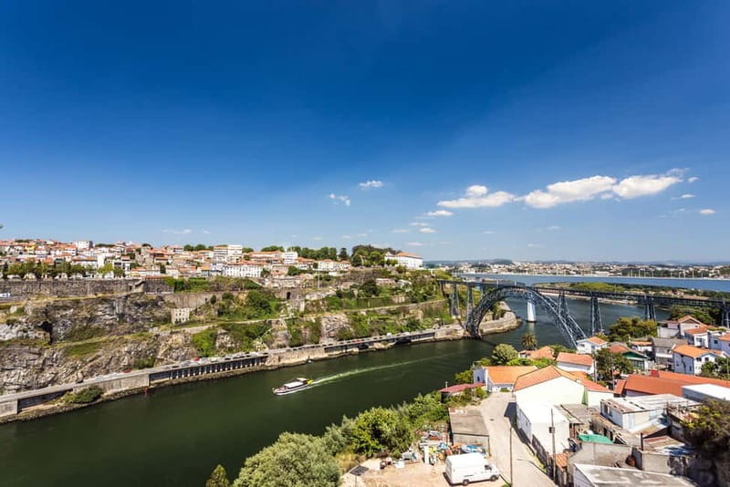 Porto: Magic Train Tour and Port Wine Cellar with Tastings - Timing, language, and the last departure