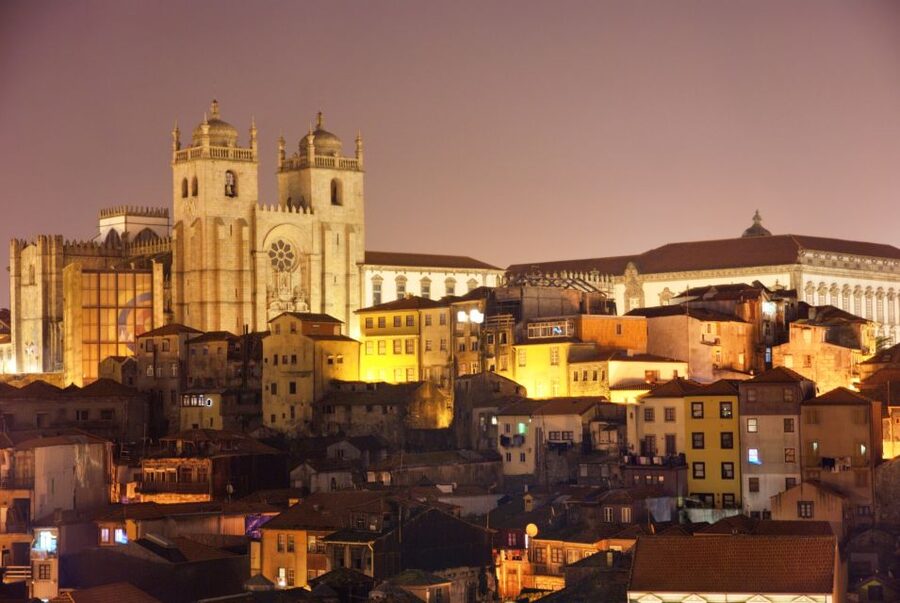 Porto: Sunset Walking Tour with Port Wine and Views - Porto Cathedral and the route to Luis I Bridge