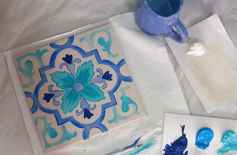 Porto: Tile Painting and Cocktails in Downtown Porto - Choosing a design and getting started