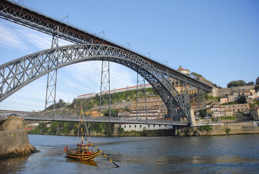 Porto: Tuk-Tuk Tour, Douro River Cruise, and Wine Tasting - Using the 30-day Douro cruise ticket