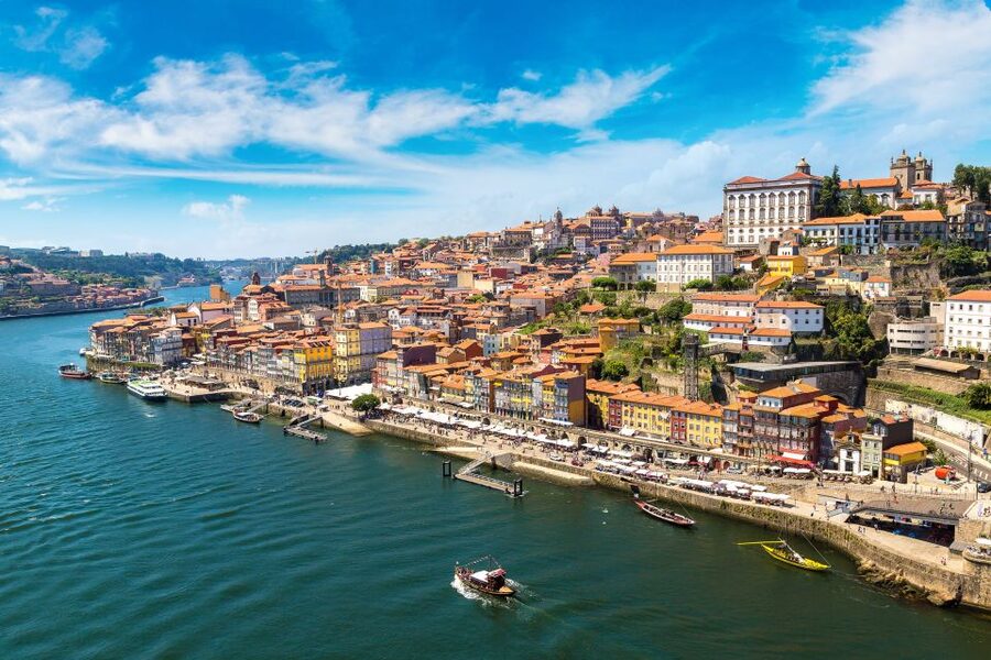 Porto: Tuk-Tuk Tour, Douro River Cruise, and Wine Tasting - The boat’s weak point: recorded commentary