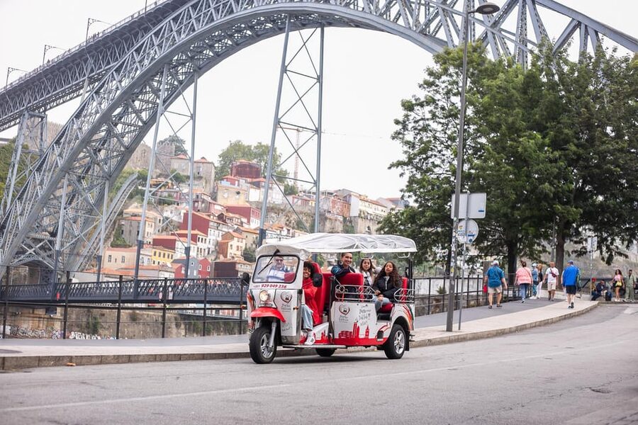 Porto: Tuk tuk Tours with Port Wine Tasting - Foz, Matosinhos, and the Atlantic edge