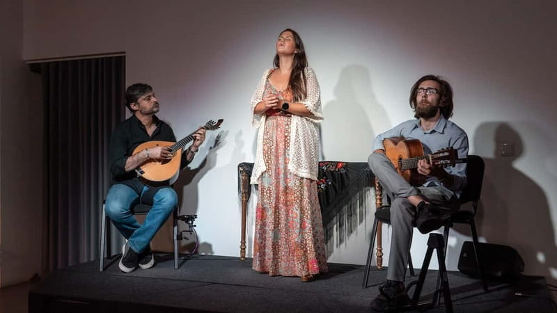 Porto: What is Fado? Commented Live Concert with Port Wine - Coimbra Fado and the sound of Portuguese students