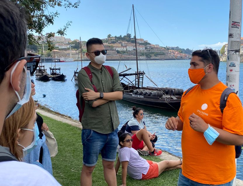 Porto: Wine Tasting with Tapas Walking Tour - How much walking should you expect?