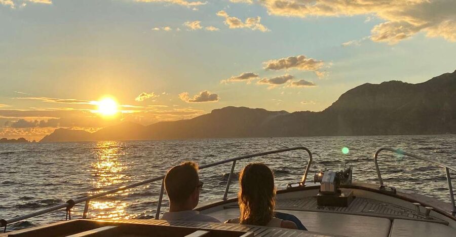 Positano: Sunset Group Boat Tour Amalfi Coast with Prosecco - Key points to know before you book
