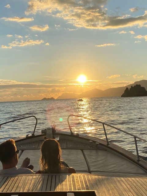Positano: Sunset Group Boat Tour Amalfi Coast with Prosecco - The opening safety briefing and first views