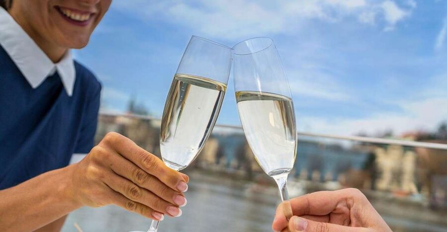 Prague: Evening Vltava River Eco Cruise with Prosecco - Picking the right departure time