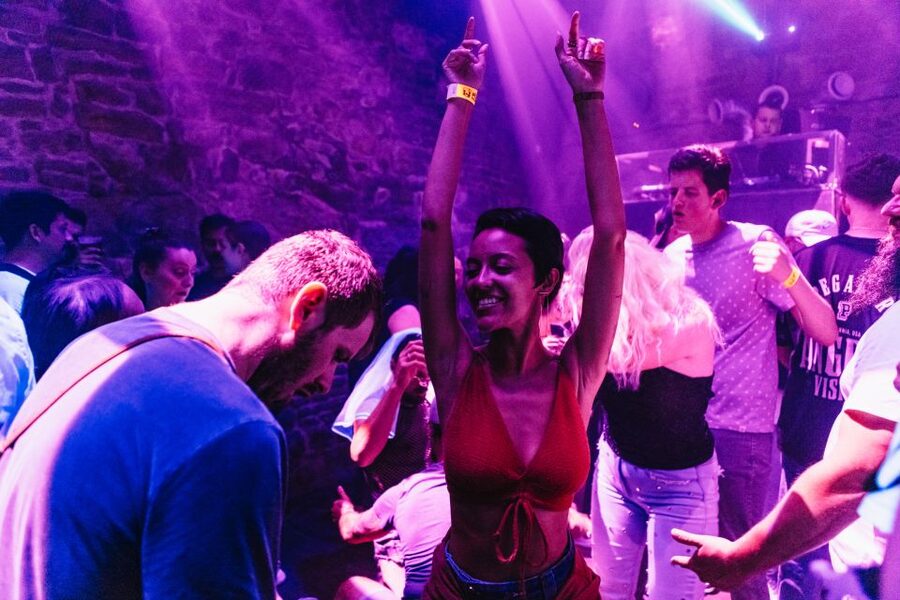 Prague: Pub Crawl with Unlimited Drinks & 5-floor Club Entry - How the Prague pub crawl unfolds