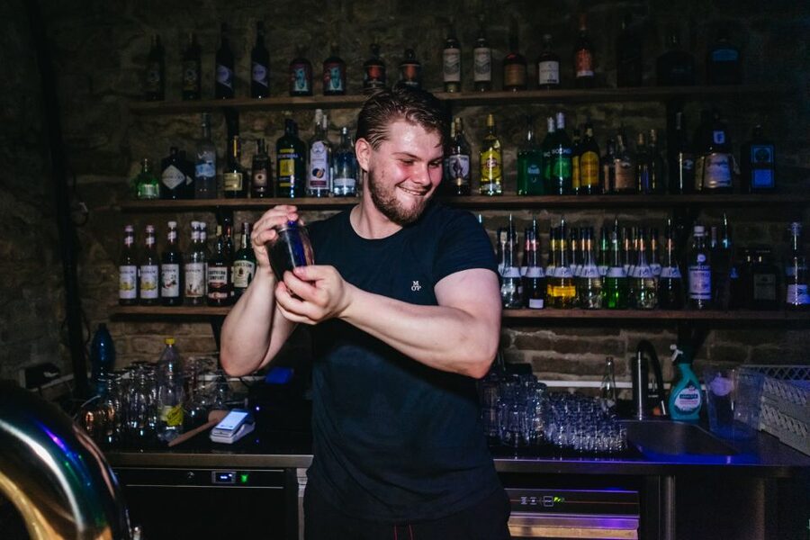 Prague: Pub Crawl with Unlimited Drinks & 5-floor Club Entry - Three or four stops with different moods