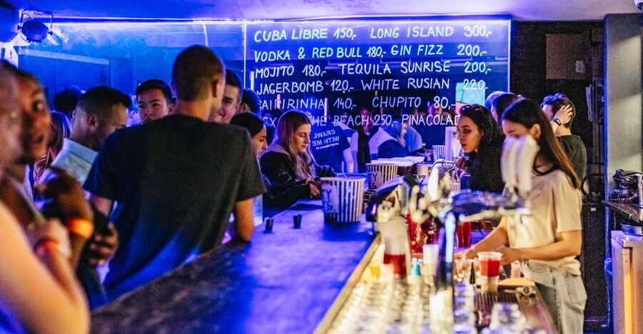 Prague: Pub Crawl with Unlimited Drinks & 5-floor Club Entry - Who will enjoy this most?