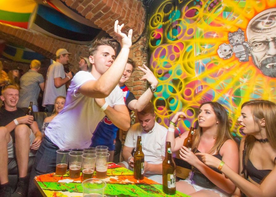 Prague: Pub Crawl with Unlimited Drinks, Bars & Club Entry - Key points to know before you book