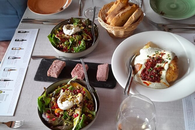 Priorat tour to 3 small wineries and hotel pick-up - Clos Figueras combines wine with a proper lunch