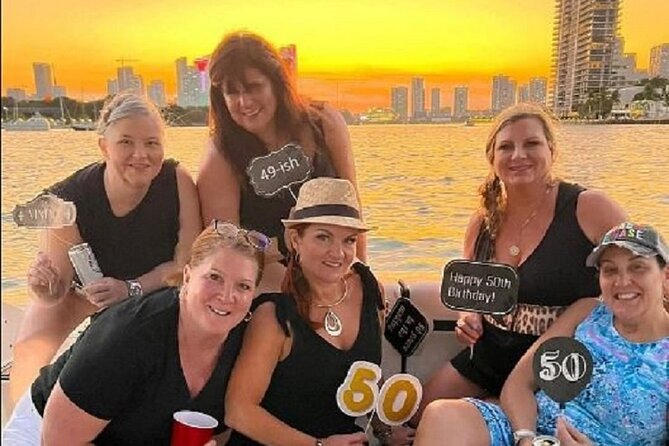 Private Boat Ride in Miami with Experienced Captain and Champagne - A private way to see Miami from Coconut Grove