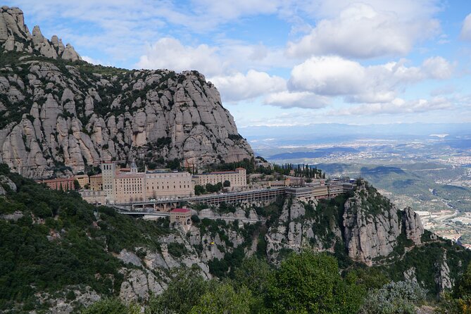 Private Montserrat with Lunch and Wine Tasting from Barcelona - Why this private Montserrat day works well