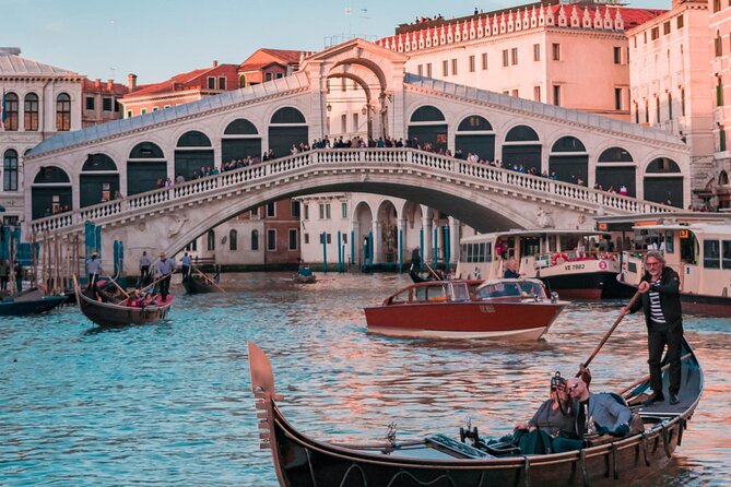 Private Secret Venice Tour; Rialto Market, San Polo & Food and Wine tasting - Rialto before the crowds take over