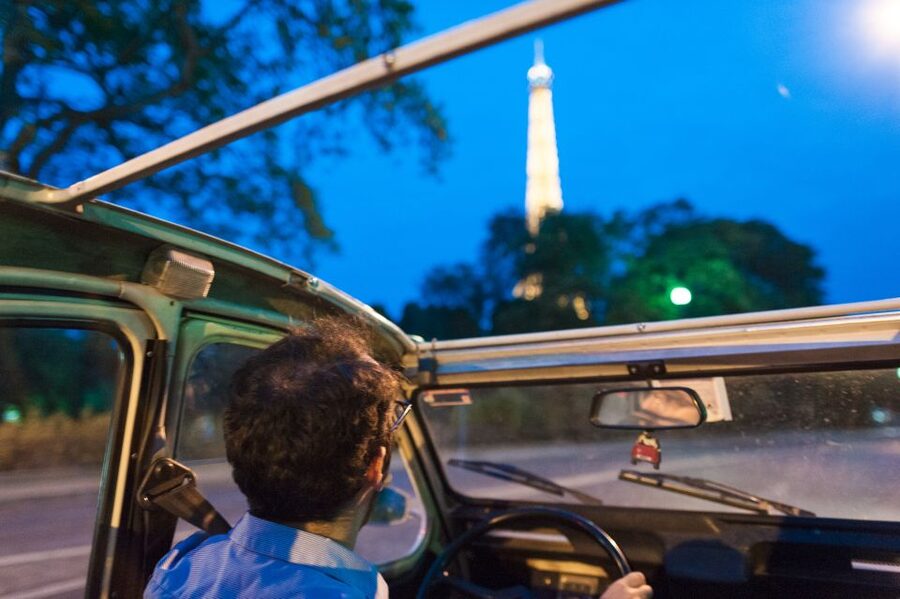 Private tour of Paris by Night with Champagne - The guide matters as much as the car