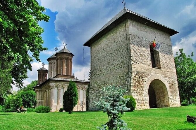 Private Tour to Salt Mine, Lunch at Winery and Dracula Grave - Lunch at Casa Seciu in Chitorani
