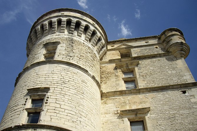 Provence Wineries and Luberon Villages Day Trip from Aix-en-Provence - Bonnieux, a brief stop with a big view
