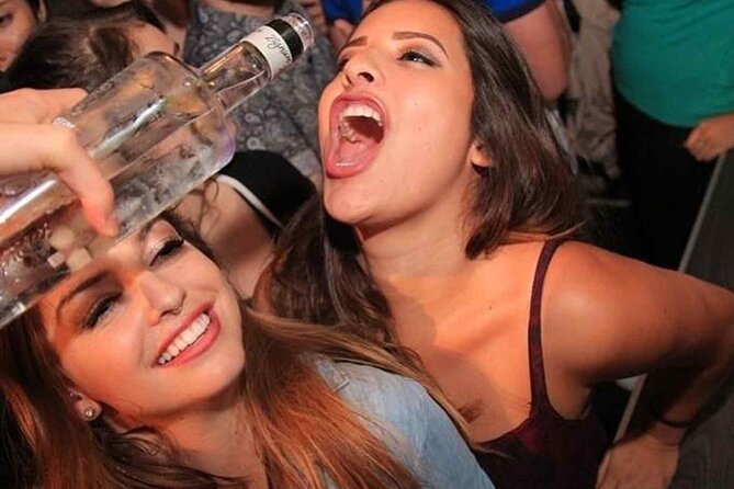Pub Crawl Barcelona by EVOLVE The BEST night experience - A simple way into Barcelona nightlife