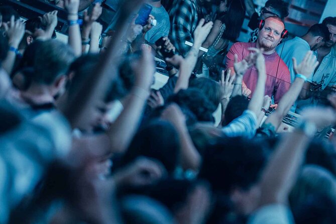 Pub Crawl Barcelona by EVOLVE The BEST night experience - The final club and what is included
