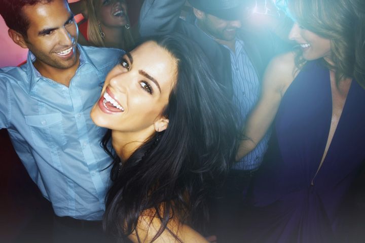 Pub Crawl Cologne Including Admission Fee for Bars and Shots - What the free shots and admission are really worth