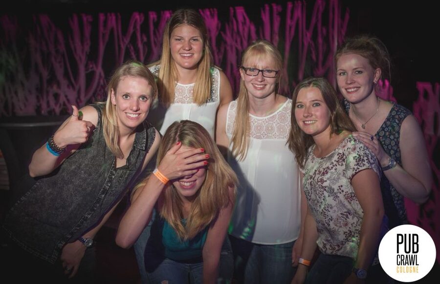 Pub Crawl Cologne Including Admission Fee for Bars and Shots - The final club and its strict door policy