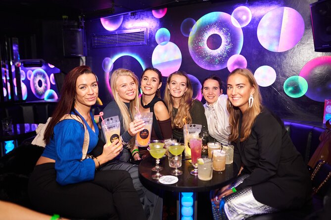 Pub Crawl of Central London - Hosts who shape the night
