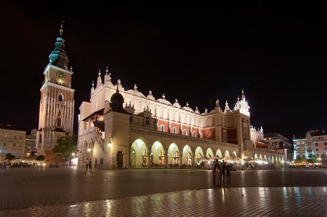 Pub Crawl + Unlimited Drinks + VIP entry + Drinking Games & Photographer - A Krakow night that starts under St. Mary’s towers