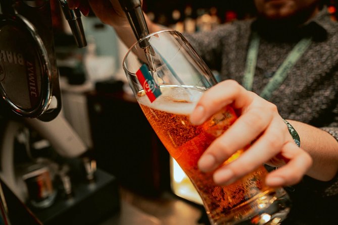 Pub Crawl + Unlimited Drinks + VIP entry + Drinking Games & Photographer - Guides, games, and the photographer