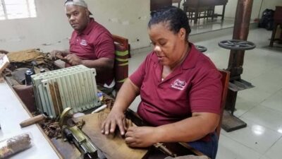 Punta Cana: Don Lucas Cigar Factory & Rum Tour with Pickup