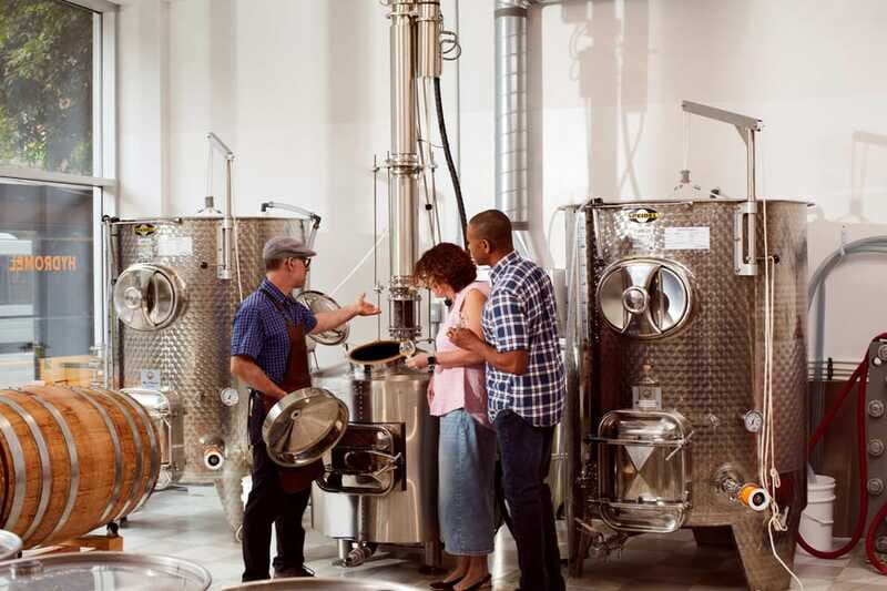Quebec City: Honey and Distillery Tour with Tasting - The tasting: three drinks, 15 minutes, plenty to discuss